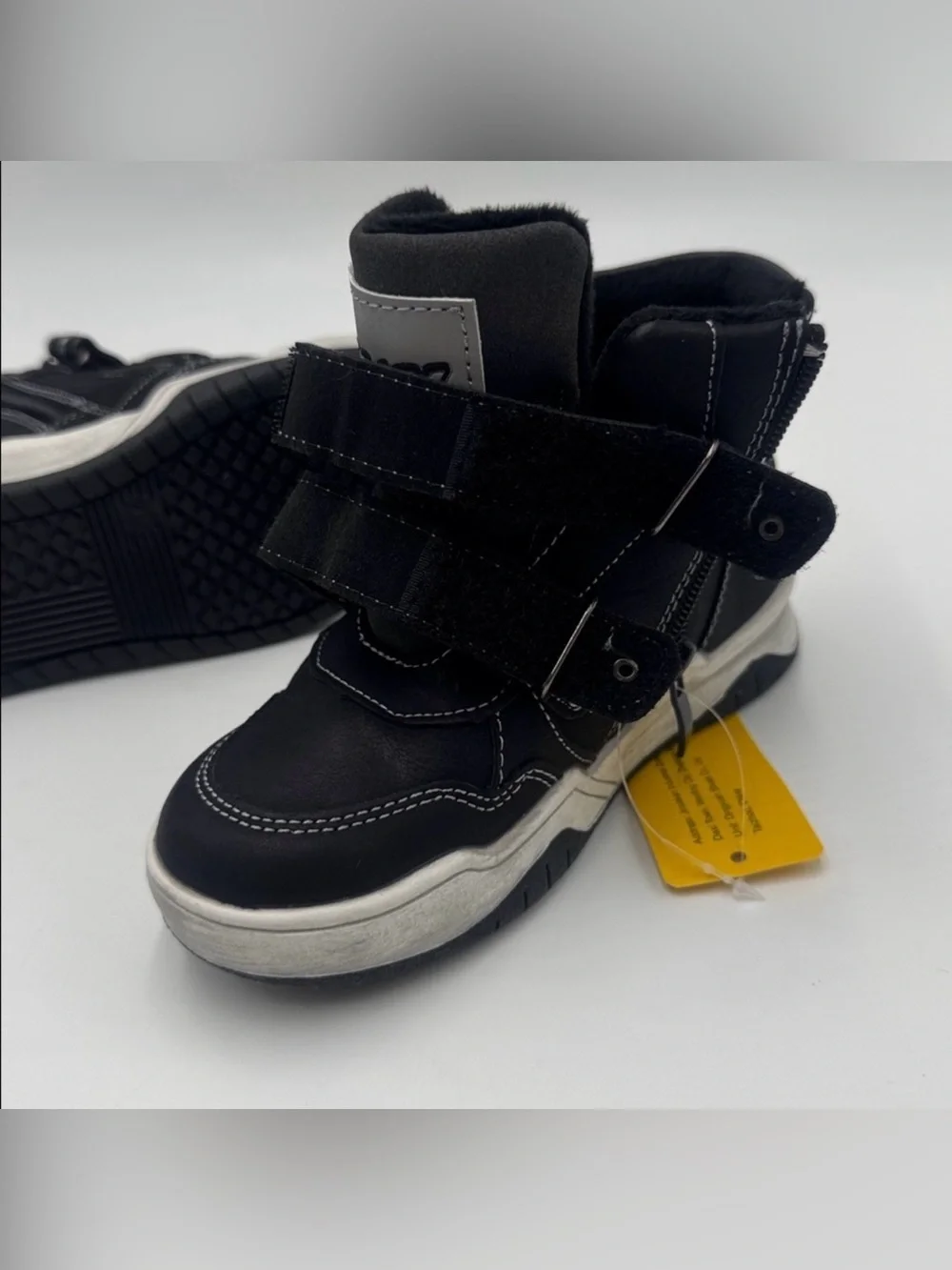 NWT Bobbie Bear Boys' High-Top Sneakers Black/ Gray Size EU 27 Kids